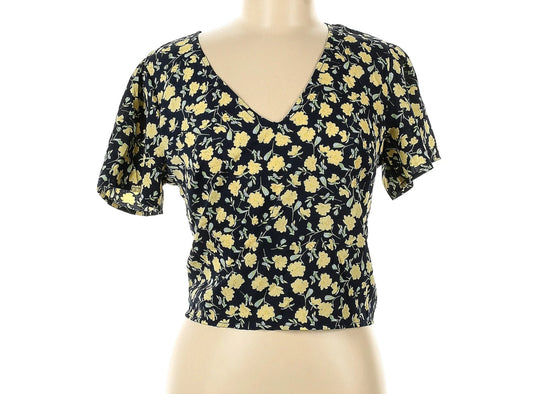 Lush
Short sleeve top