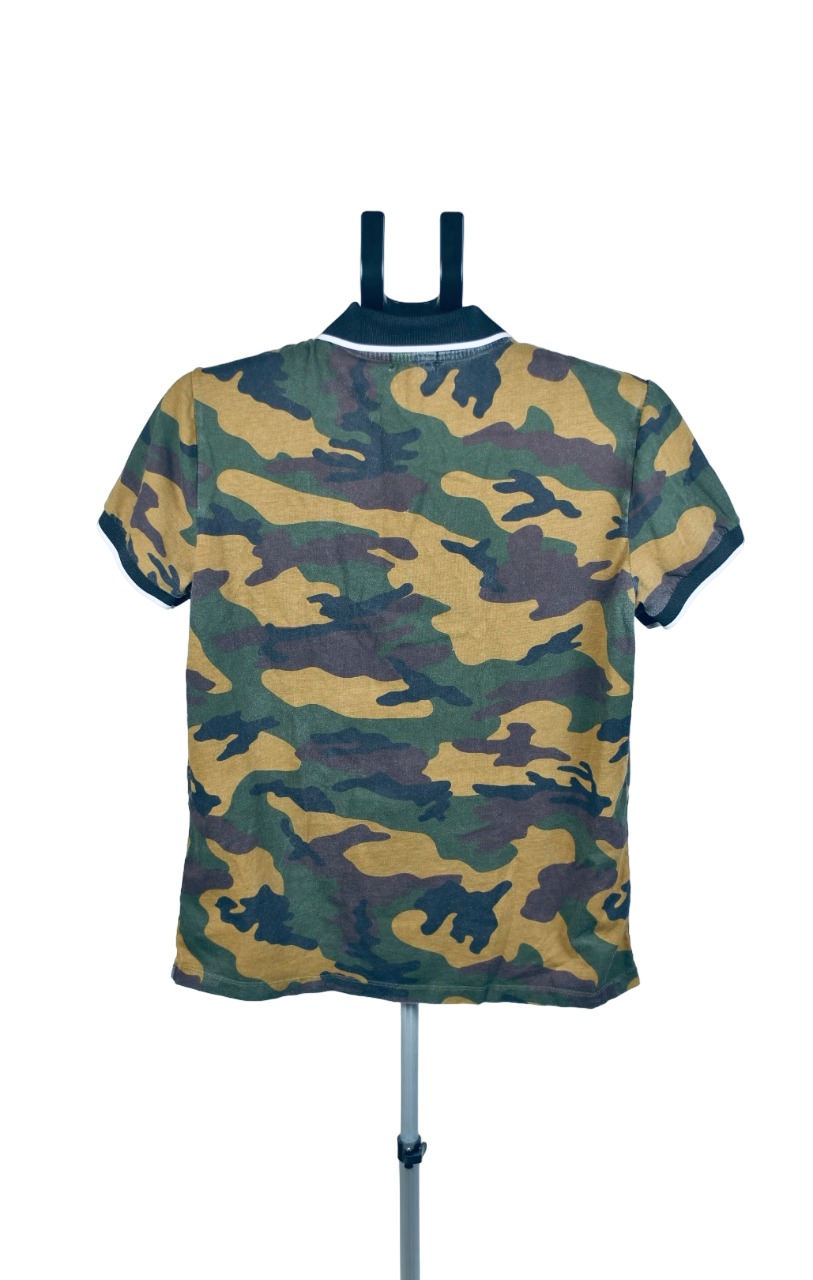 Camo Forever 21 button T-Shirt SZ M