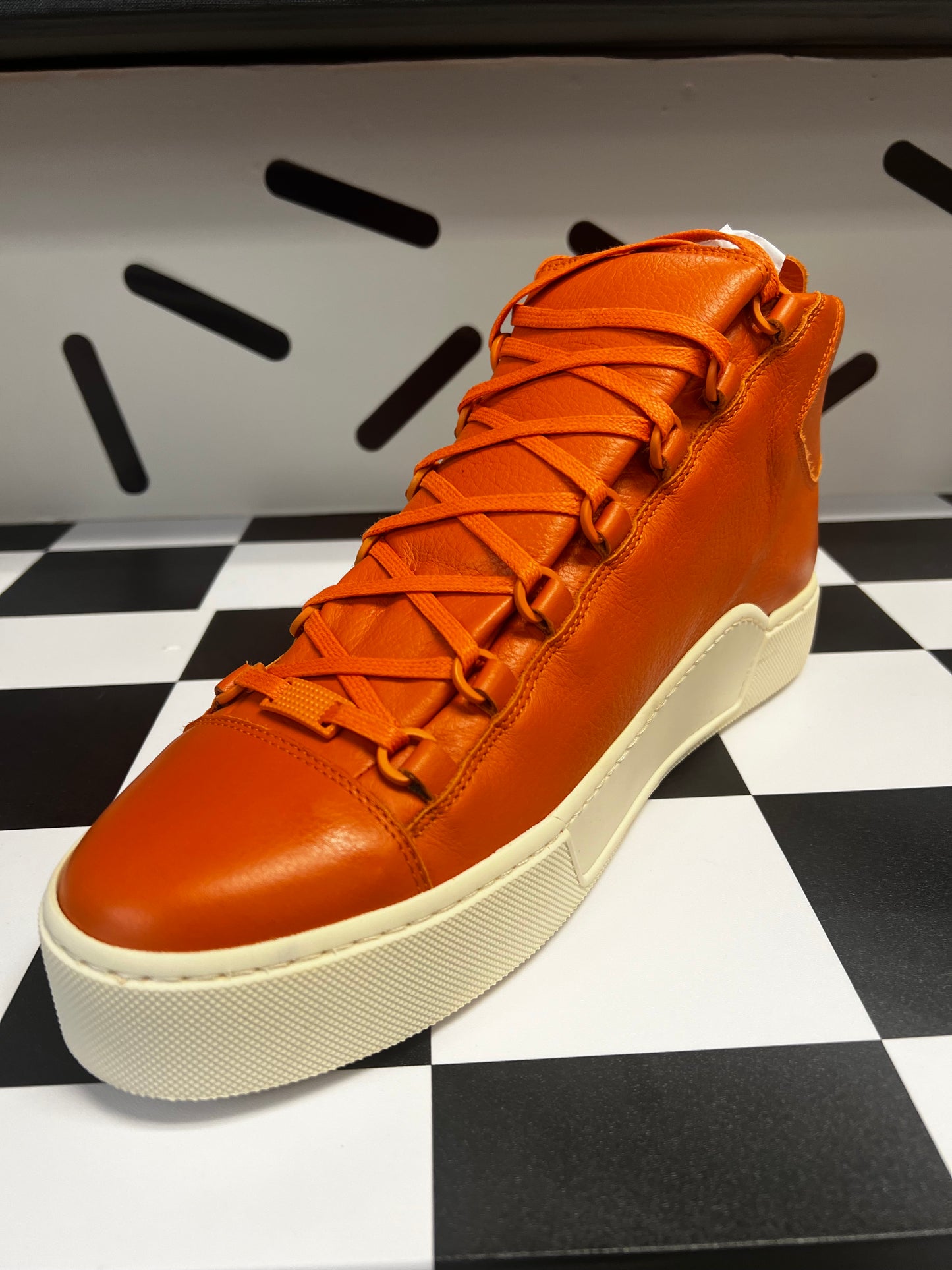 Balenciaga Arena High              Orange