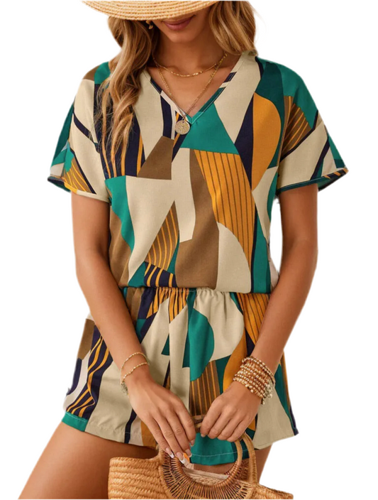 Geometric Regular Sleeve V Neck T-shirt & Geometric Woven Fabric Shorts